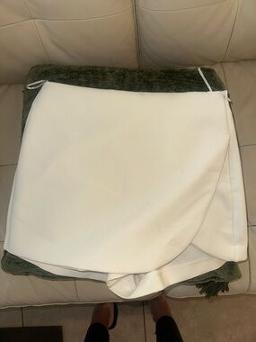 ZARA skort size small Cream / off white